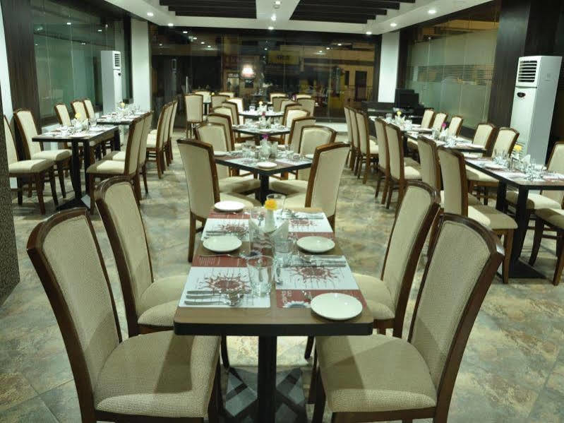 Grand Clarks Inn Badami Exterior foto